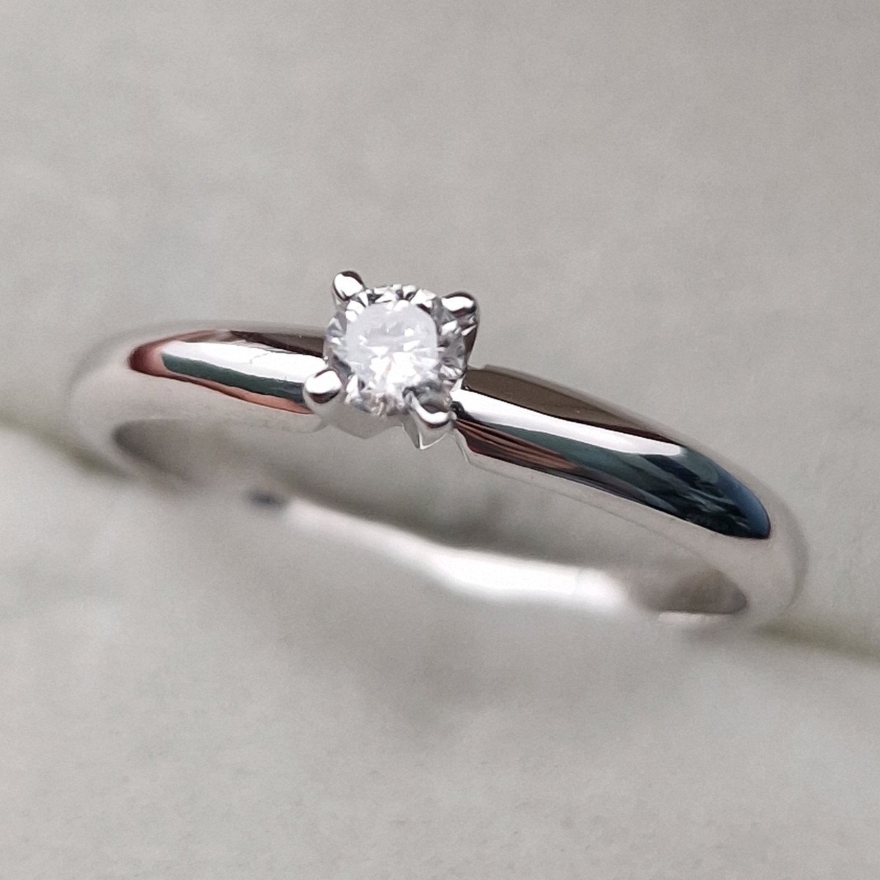 Кольцо Deimantas 105154115 17,5р 2,32гр 0,15ct. купить,NaN
