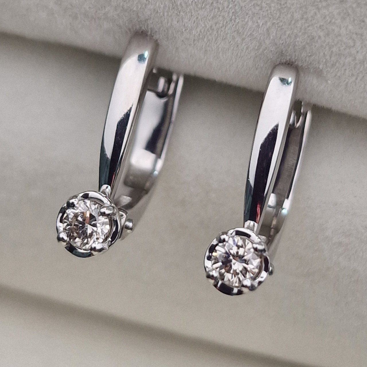 Серьги Deimantas 104885460 2,36гр 0,202ct. купить,NaN