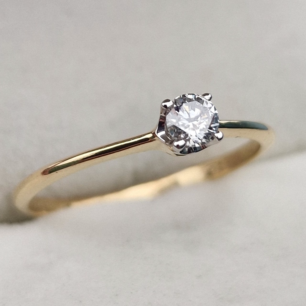 Кольцо Deimantas 105154253 17,5р 1,28гр 0,17ct. купить,NaN