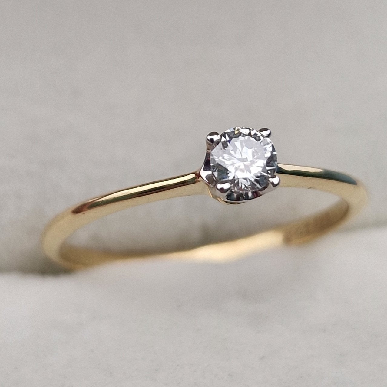 Кольцо Deimantas 105154271 17,5р 1,26гр 0,18ct. купить,NaN