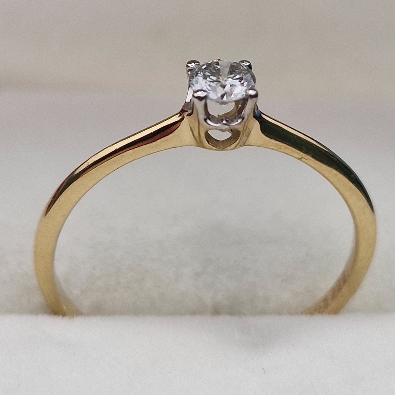 Кольцо Deimantas 105154271 17,5р 1,26гр 0,18ct. купить,NaN