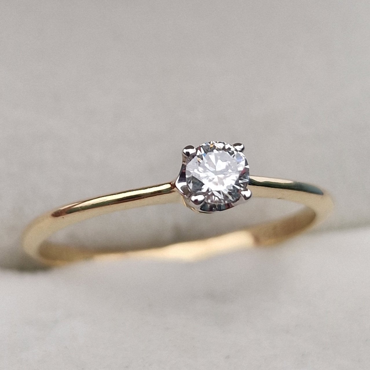 Кольцо Deimantas 105154292 17,5р 1,21гр 0,17ct. купить,NaN