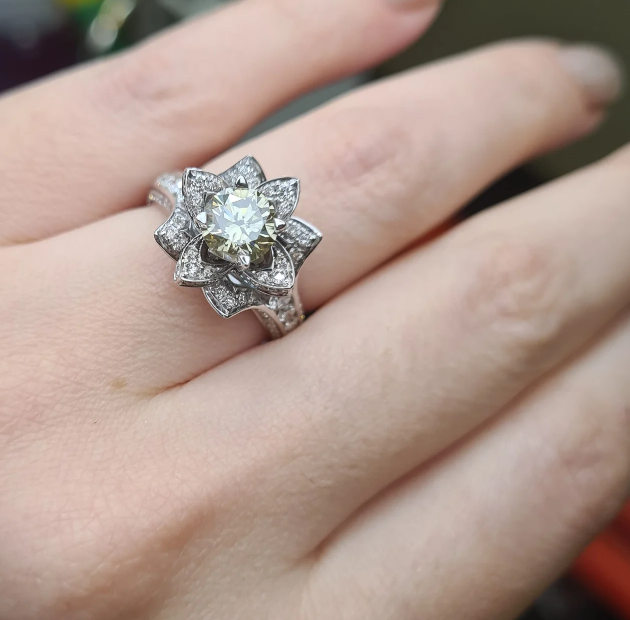 Комплект Deimantas 103880804 2,31ct 2,46ct. купить,NaN