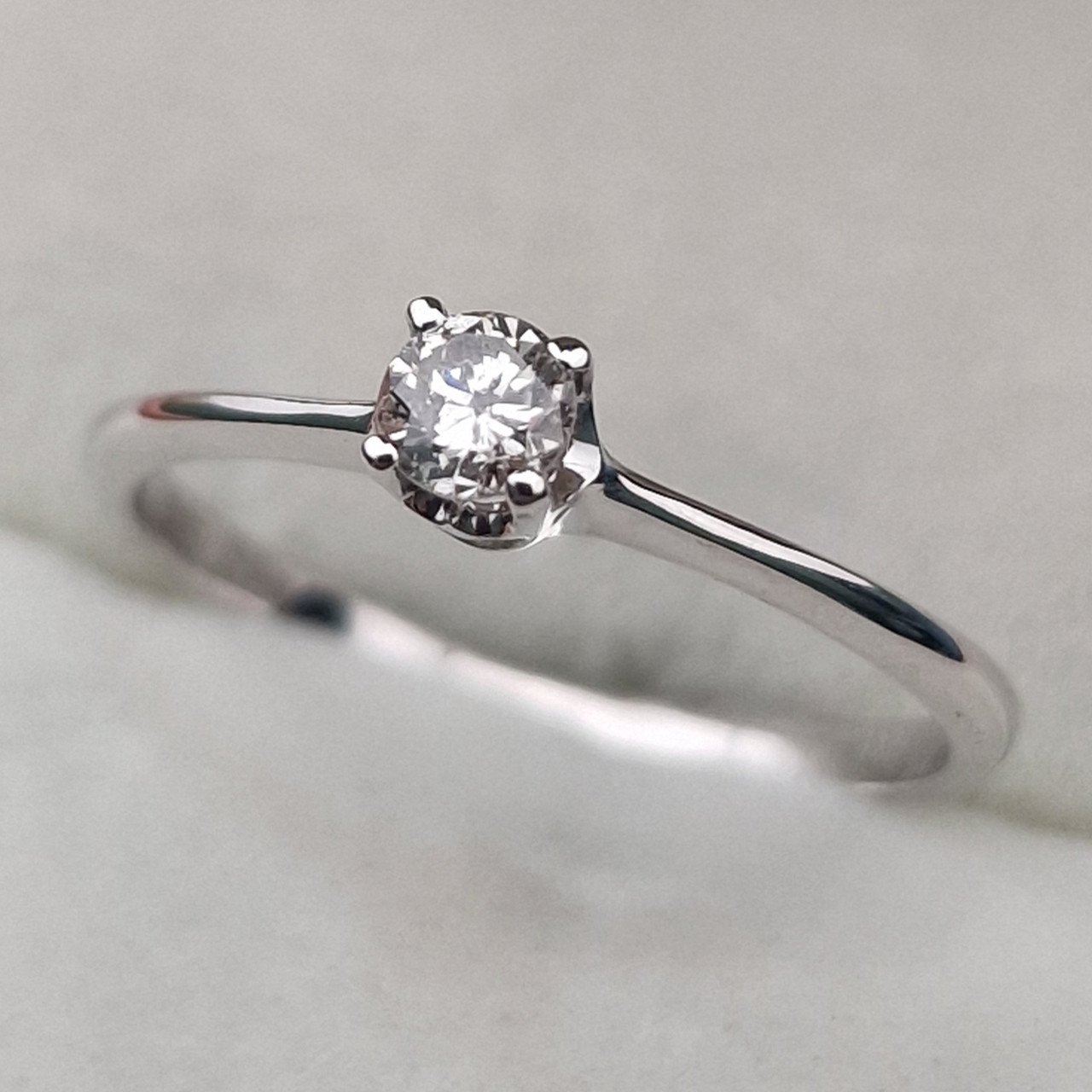 Кольцо Deimantas 105158201 17,5р 1,29гр 0,17ct. купить,NaN
