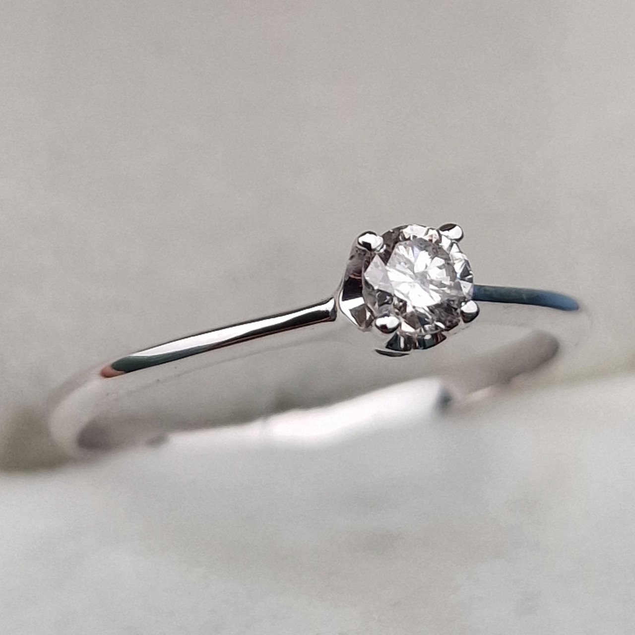 Кольцо Deimantas 105155688 17,5р 1,33гр 0,18ct. купить,NaN