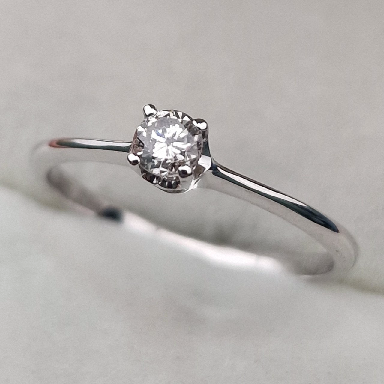 Кольцо Deimantas 105161720 17,5р 1,28гр 0,17ct. купить,NaN