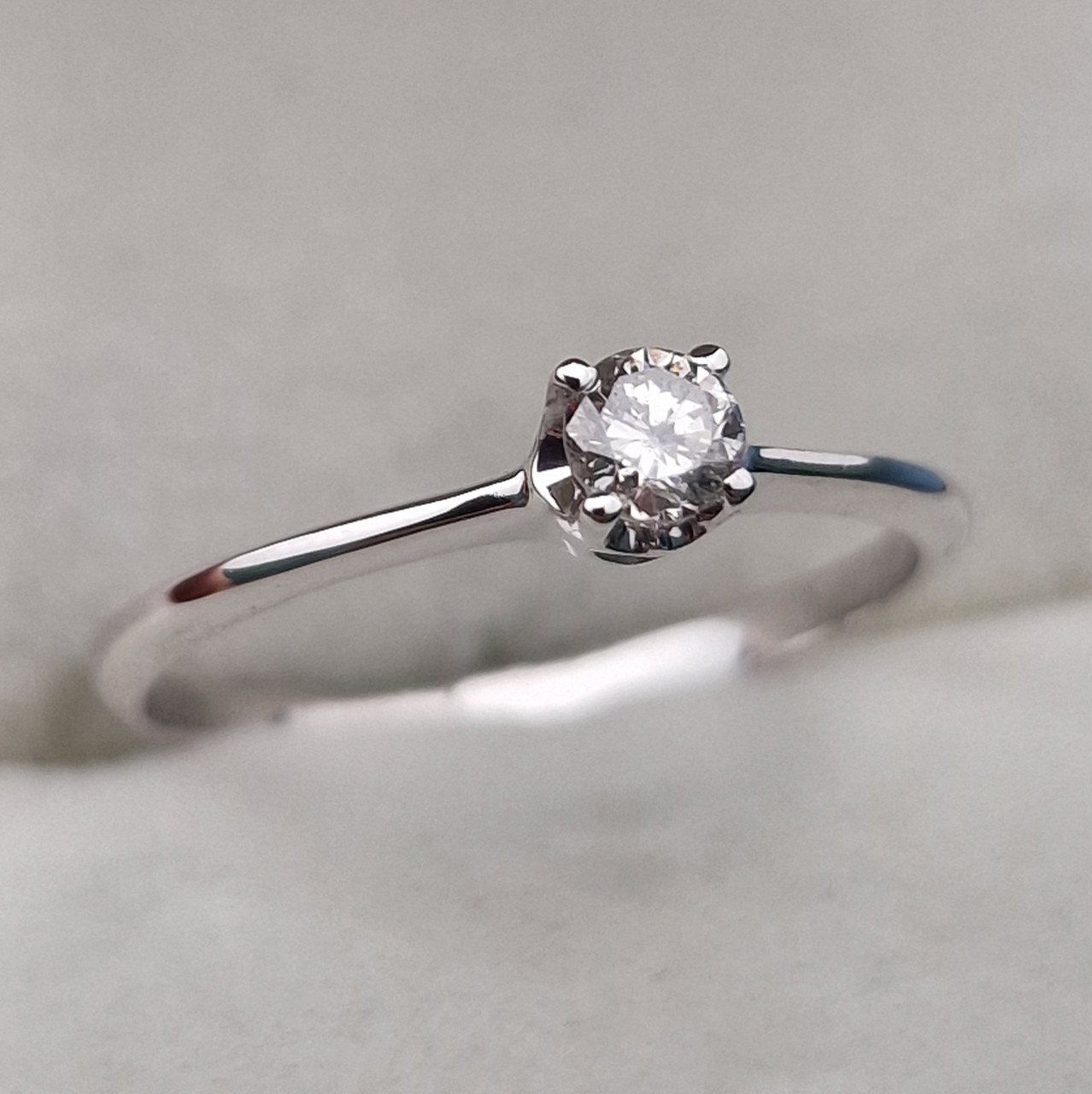 Кольцо Deimantas 105164241 17,5р 1,32гр 0,17ct. купить,NaN