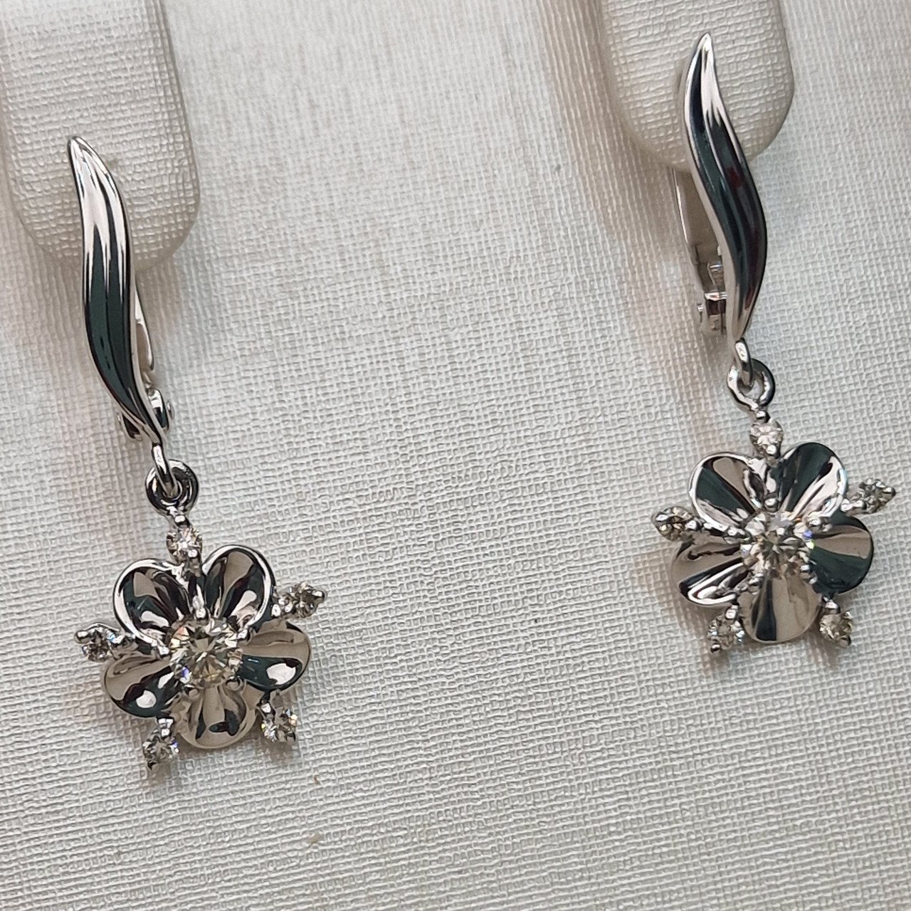 Серьги Deimantas 103890783 4,56гр 0,41ct. купить,NaN