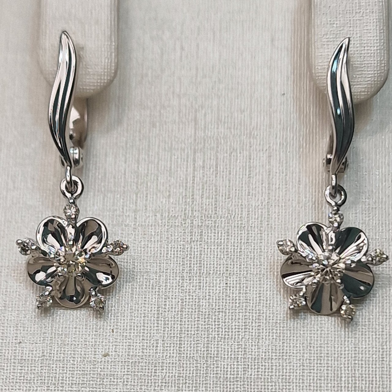Серьги Deimantas 103890792 4,39гр 0,40ct. купить,NaN
