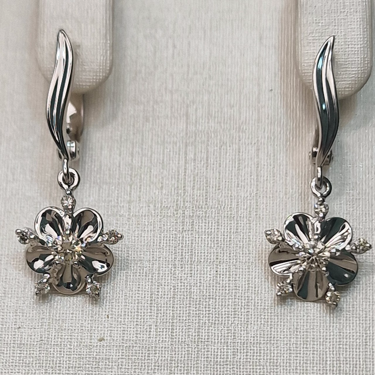 Серьги Deimantas 103890792 4,39гр 0,40ct. купить,NaN