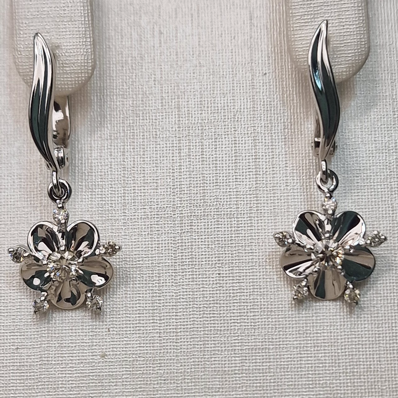 Серьги Deimantas 103890792 4,39гр 0,40ct. купить,NaN