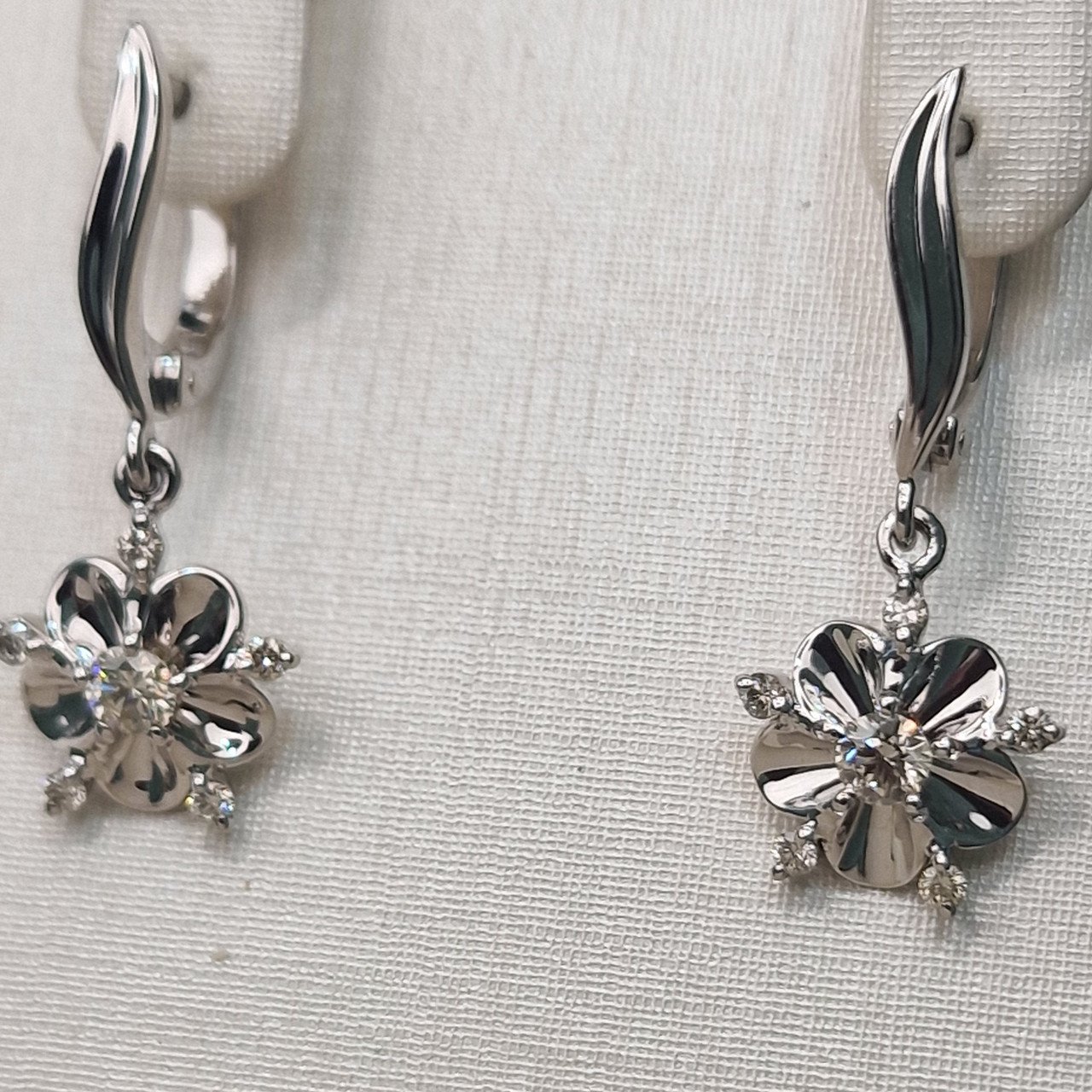 Серьги Deimantas 103890792 4,39гр 0,40ct. купить,NaN
