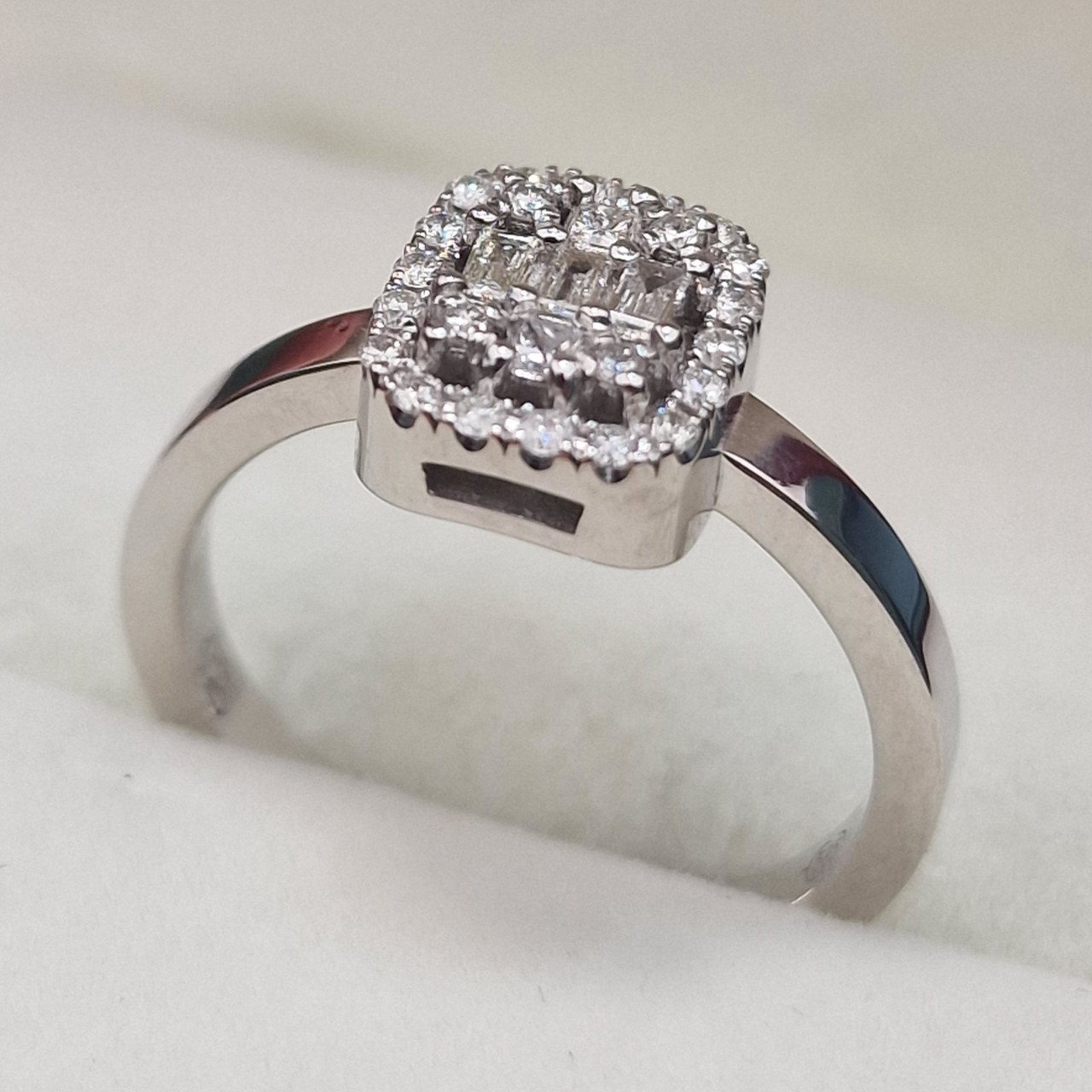 Кольцо Deimantas 104925288 17р 4,14гр 0,29ct. купить,NaN