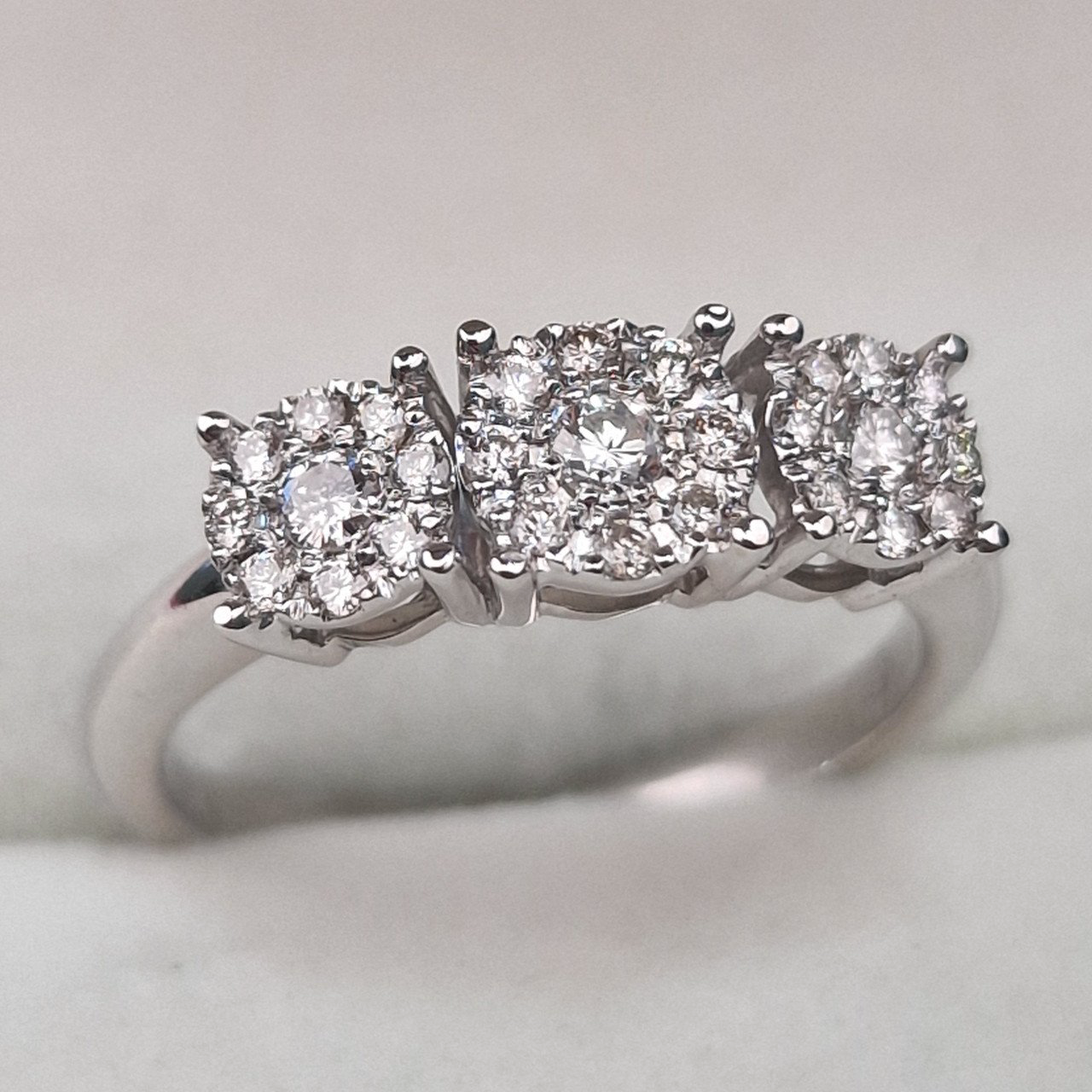 Кольцо Deimantas 104925311 17,5р 3,45гр 0,36ct. купить,NaN