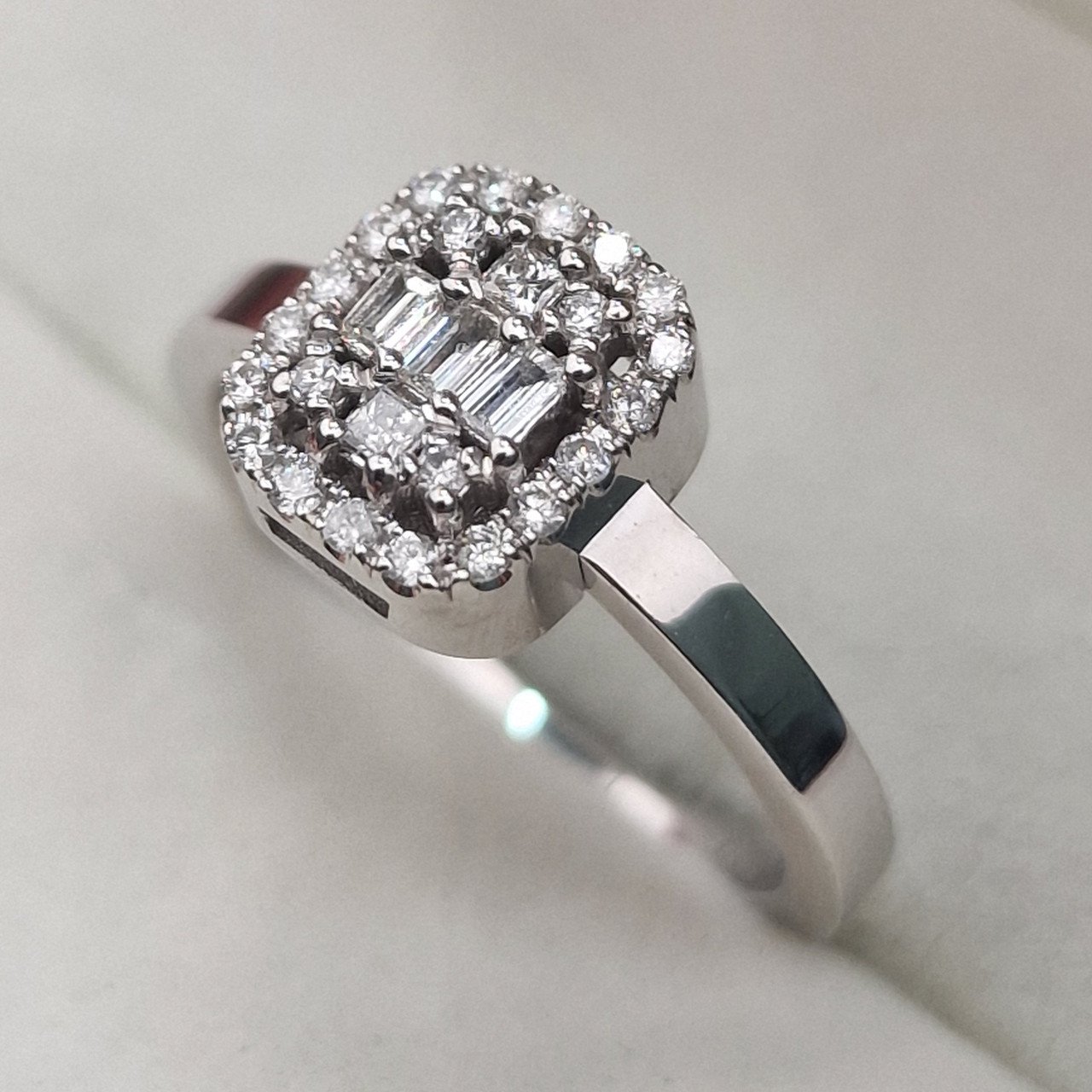 Кольцо Deimantas 104925288 17р 4,14гр 0,29ct. купить,NaN