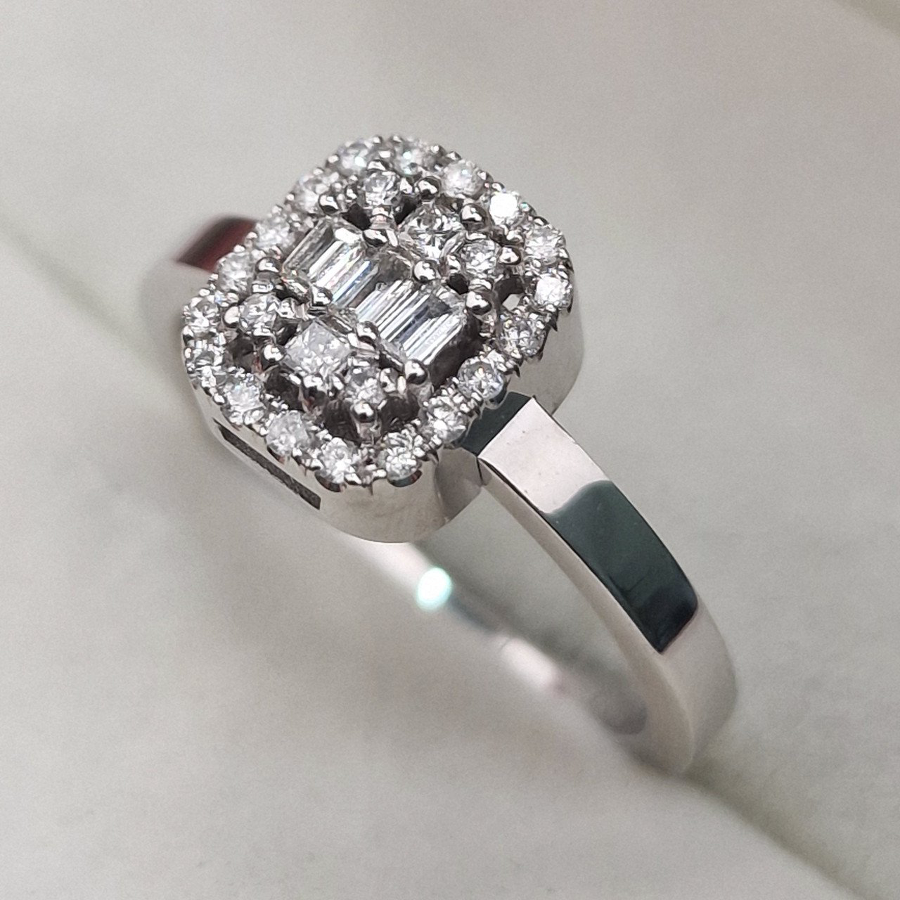 Кольцо Deimantas 104925288 17р 4,14гр 0,29ct. купить,NaN