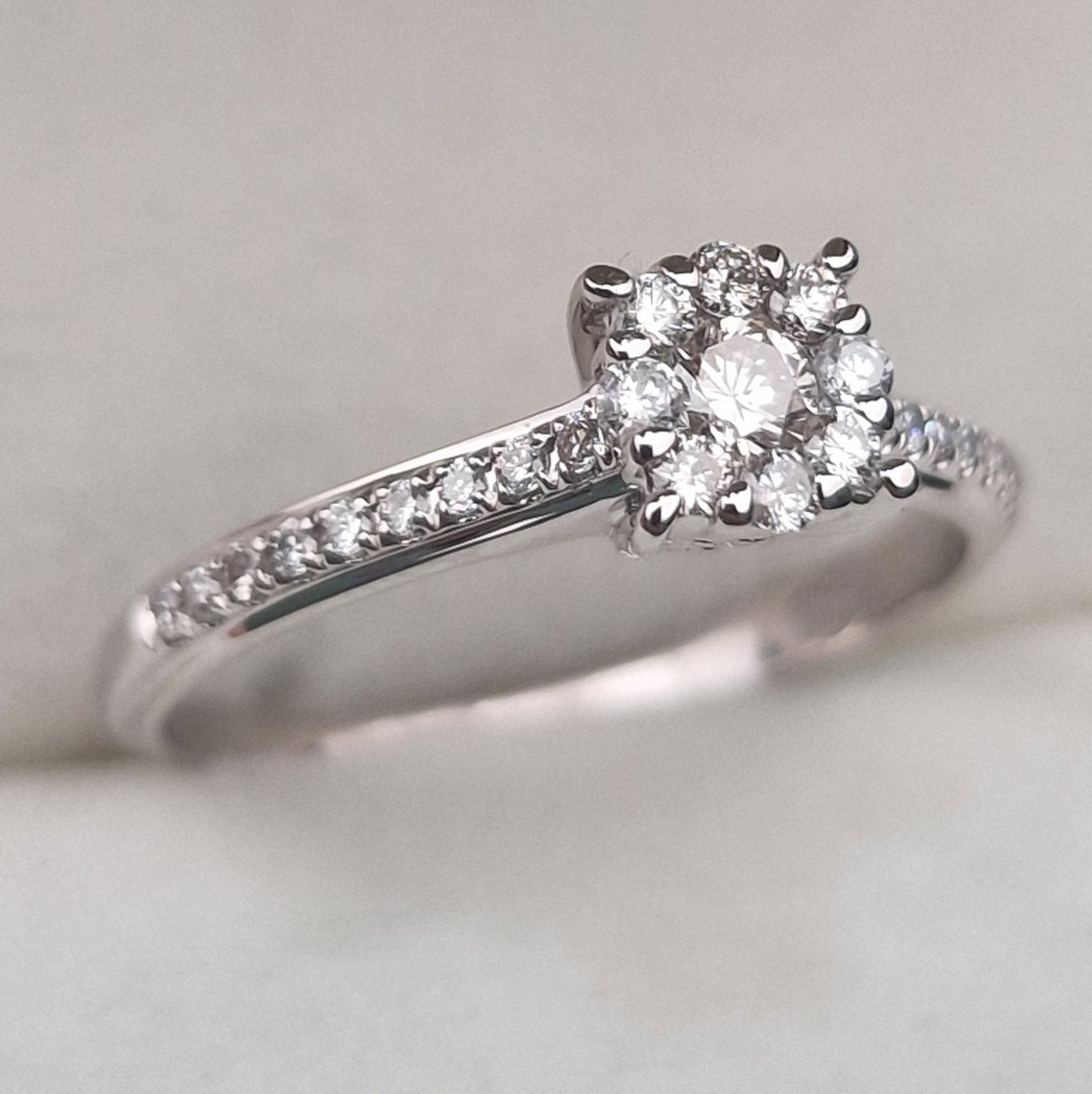 Кольцо Deimantas 104925323 16,5р 1,92гр 0,31ct. купить,NaN