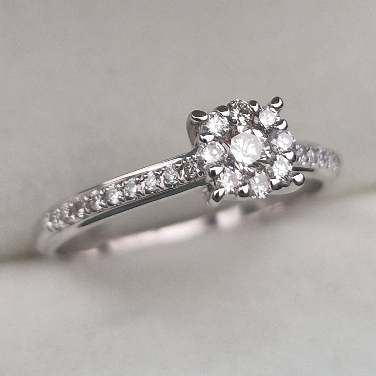 Кольцо Deimantas 104925323 16,5р 1,92гр 0,31ct. купить,NaN
