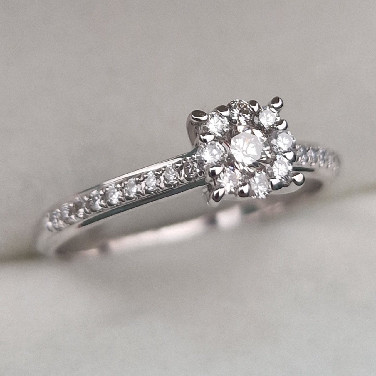 Кольцо Deimantas 104925323 16,5р 1,92гр 0,31ct. купить,NaN