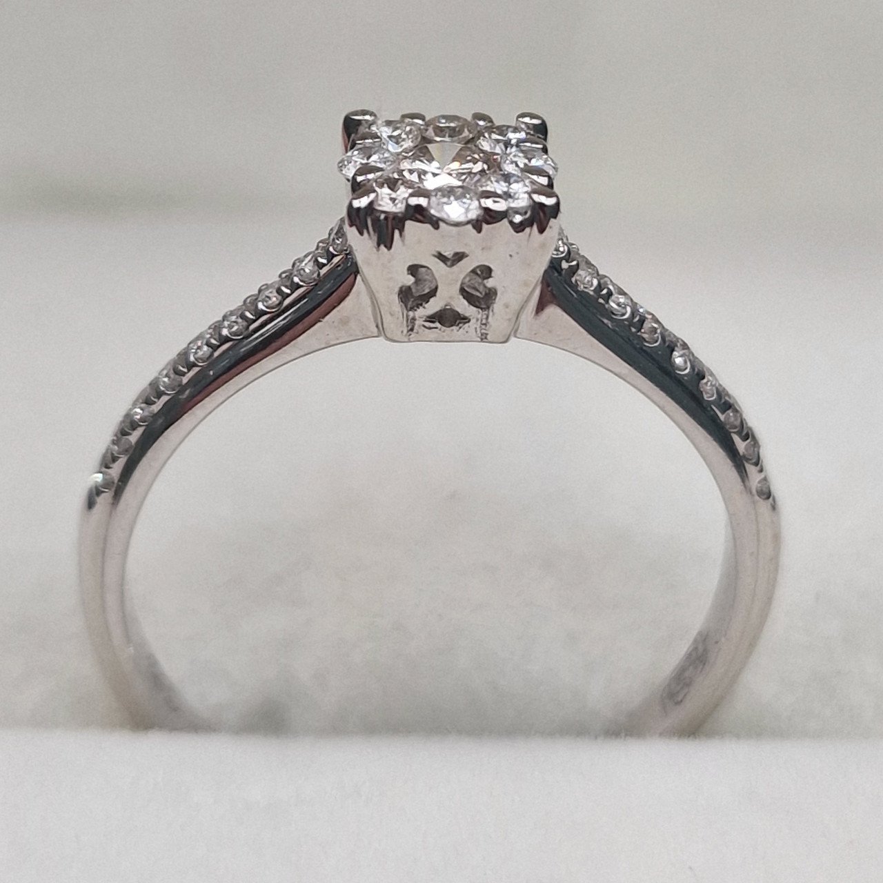 Кольцо Deimantas 104925323 16,5р 1,92гр 0,31ct. купить,NaN