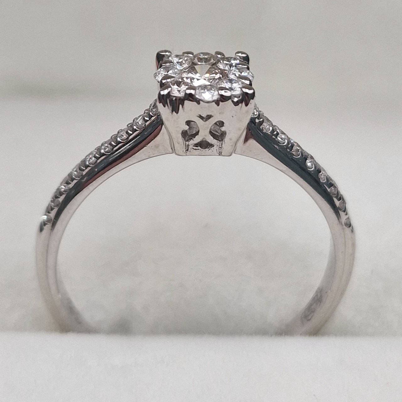 Кольцо Deimantas 104925323 16,5р 1,92гр 0,31ct. купить,NaN
