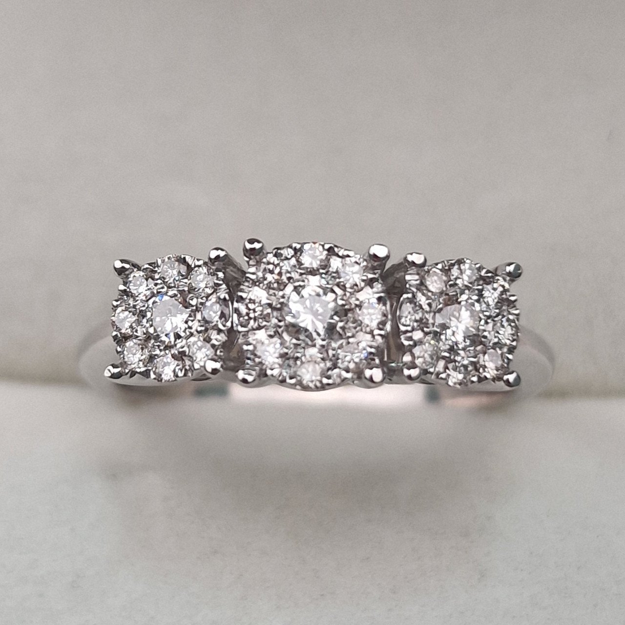 Кольцо Deimantas 104925311 17,5р 3,45гр 0,36ct. купить,NaN