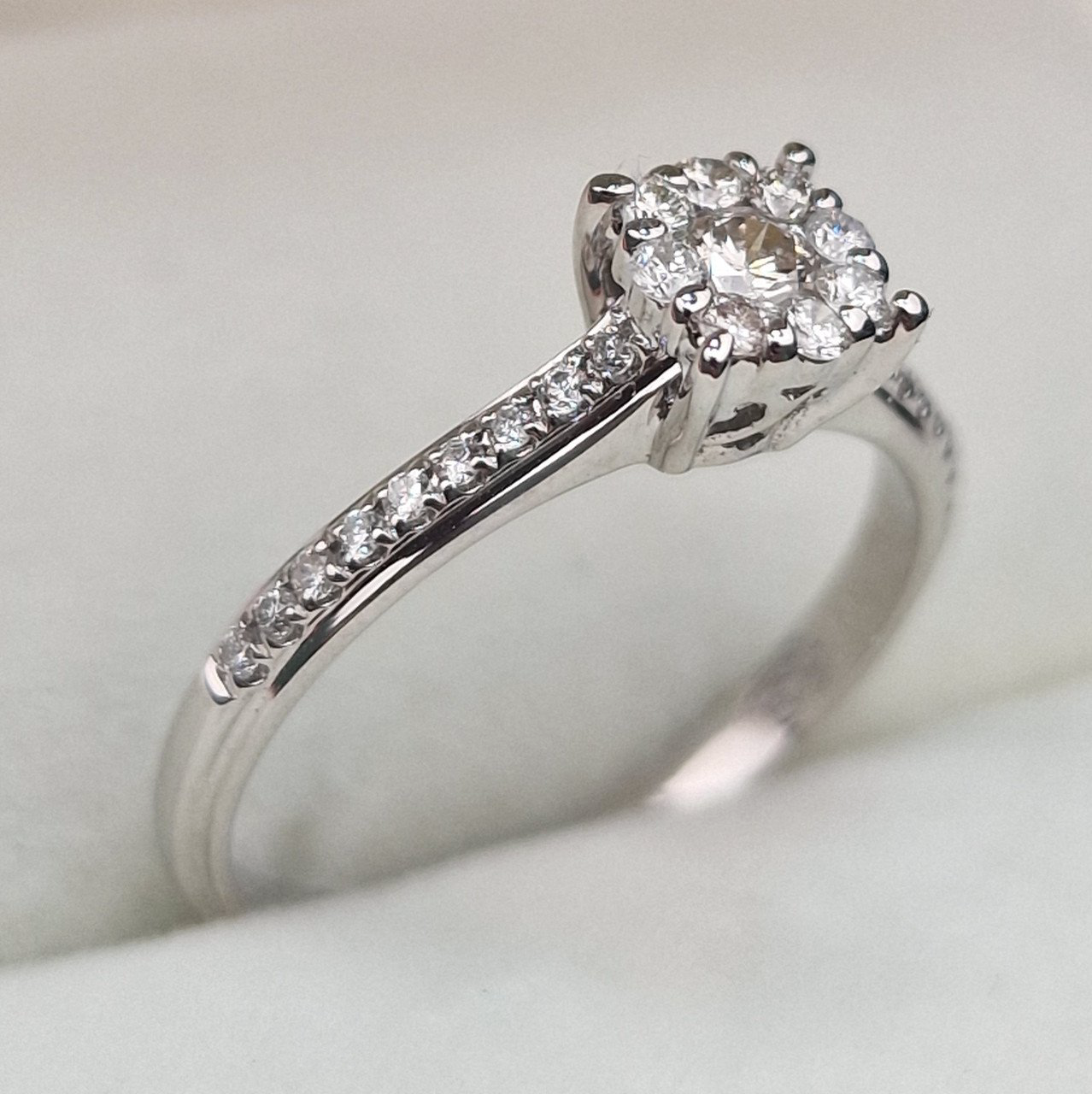 Кольцо Deimantas 104925323 16,5р 1,92гр 0,31ct. купить,NaN