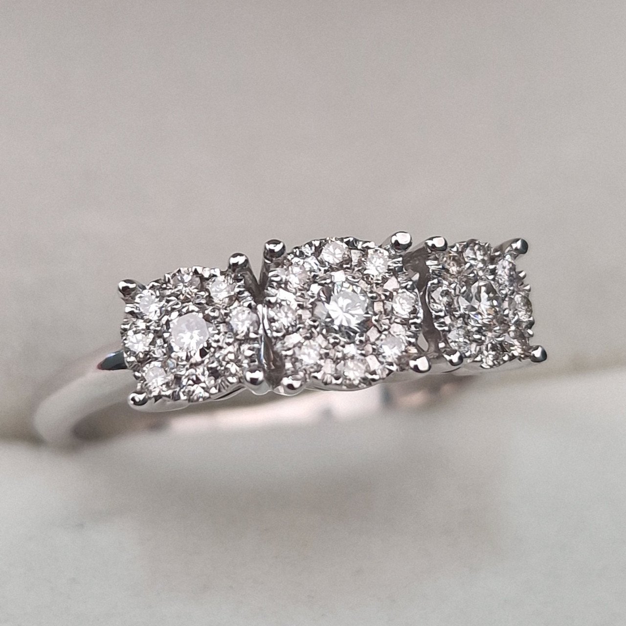 Кольцо Deimantas 104925311 17,5р 3,45гр 0,36ct. купить,NaN