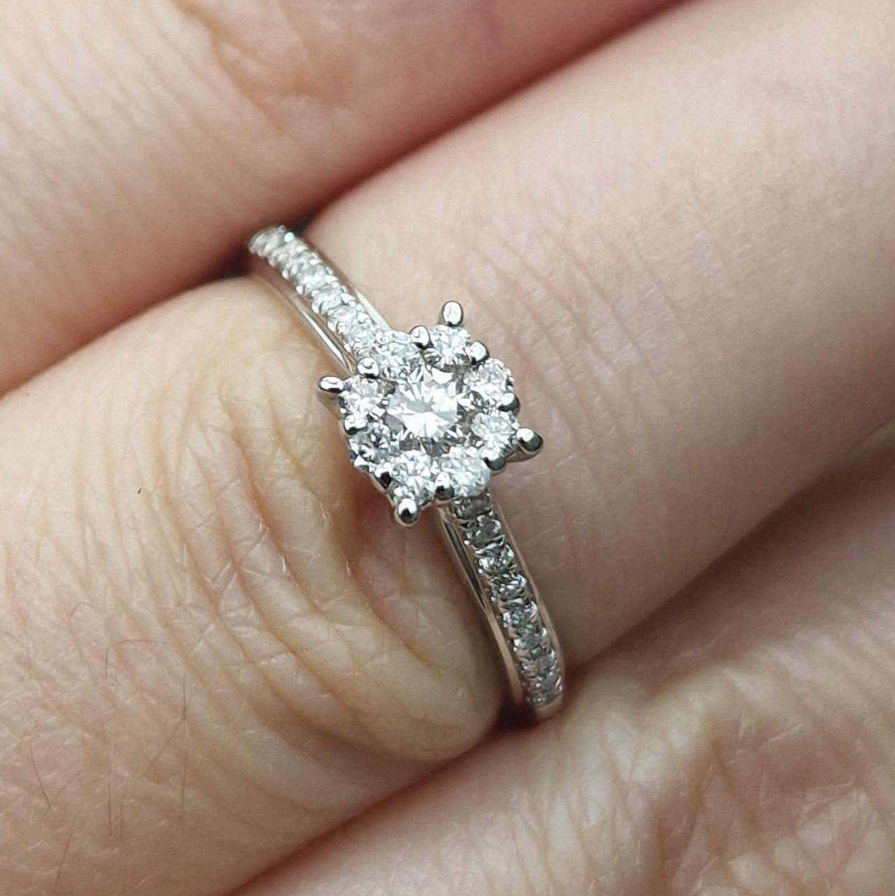 Кольцо Deimantas 104925323 16,5р 1,92гр 0,31ct. купить,NaN