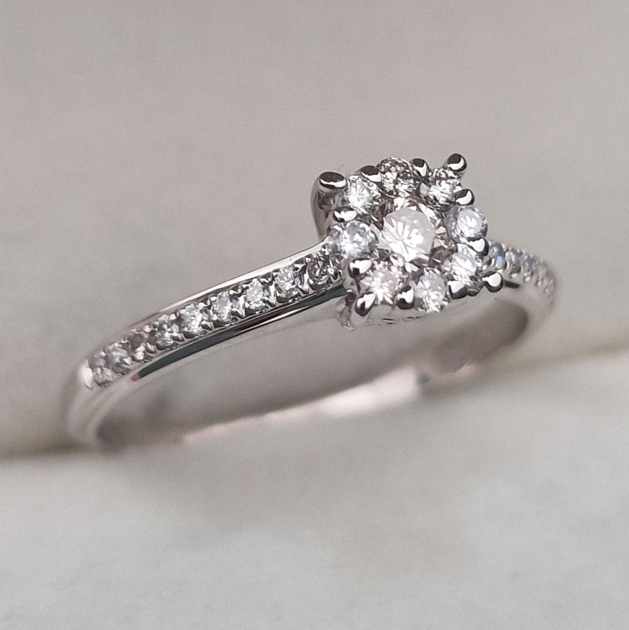 Кольцо Deimantas 104925323 16,5р 1,92гр 0,31ct. купить,NaN