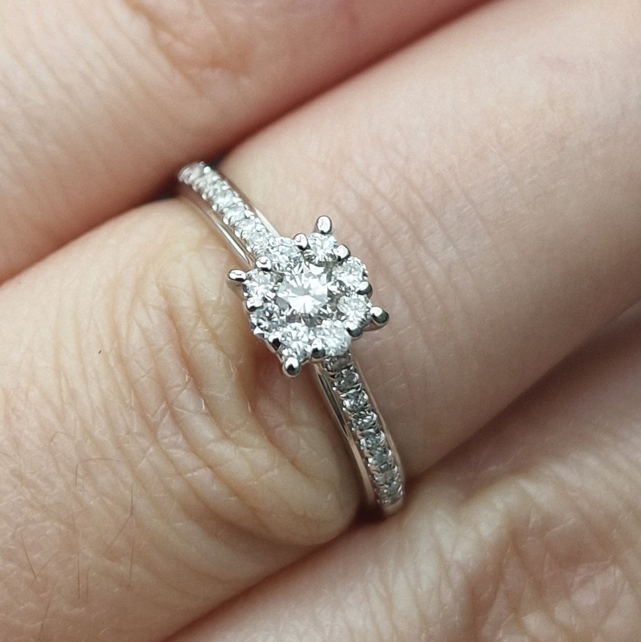 Кольцо Deimantas 104925376 17р 1,98гр 0,31ct. купить,NaN