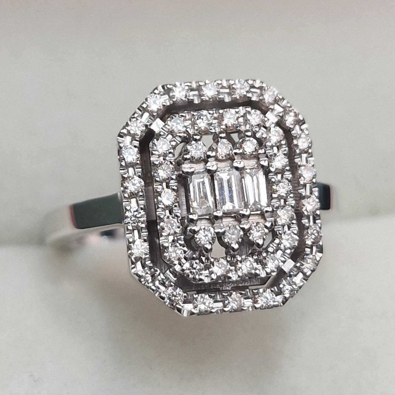 Кольцо Deimantas 104925352 17р 6,03гр 0,50ct. купить,NaN