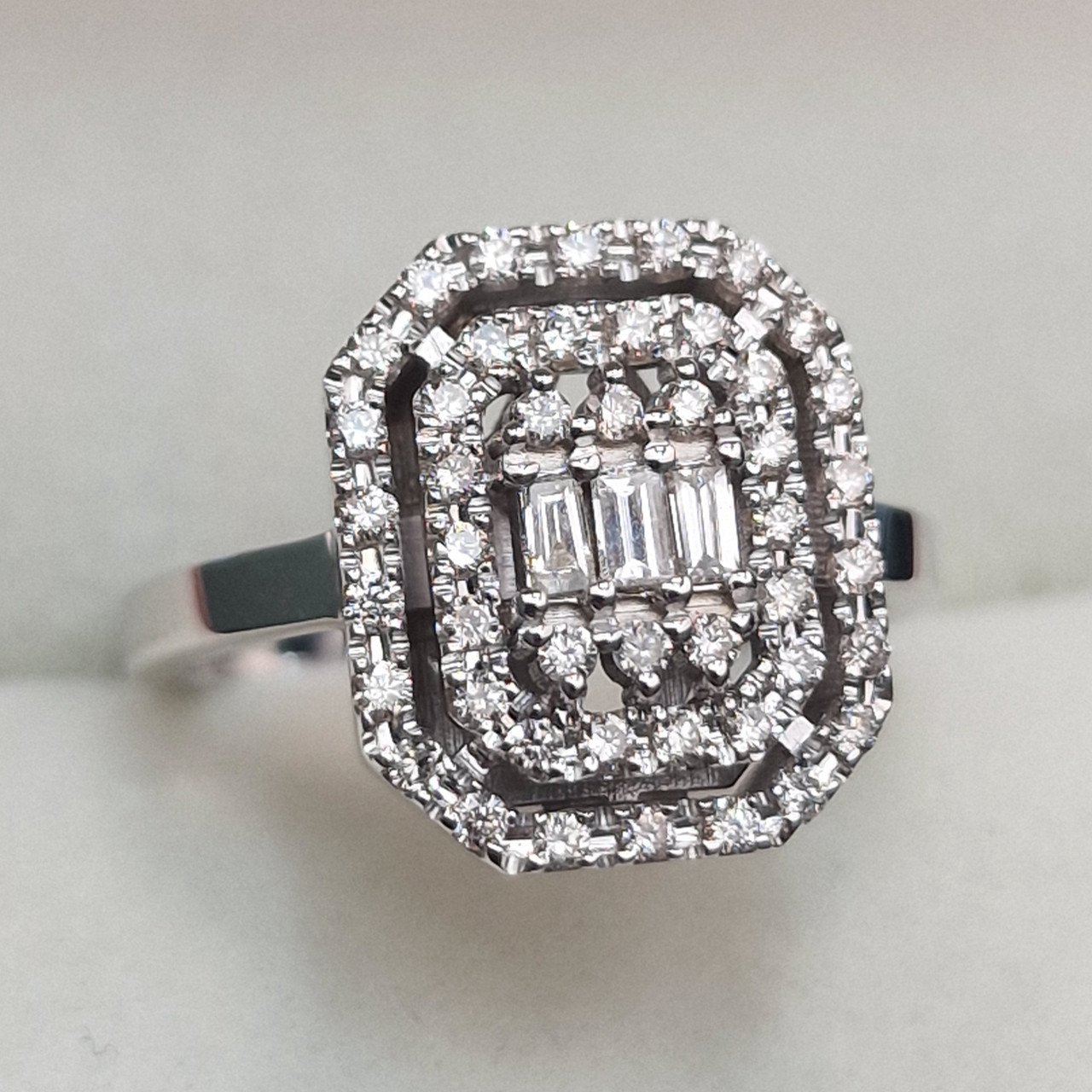 Кольцо Deimantas 104925352 17р 6,03гр 0,50ct. купить,NaN