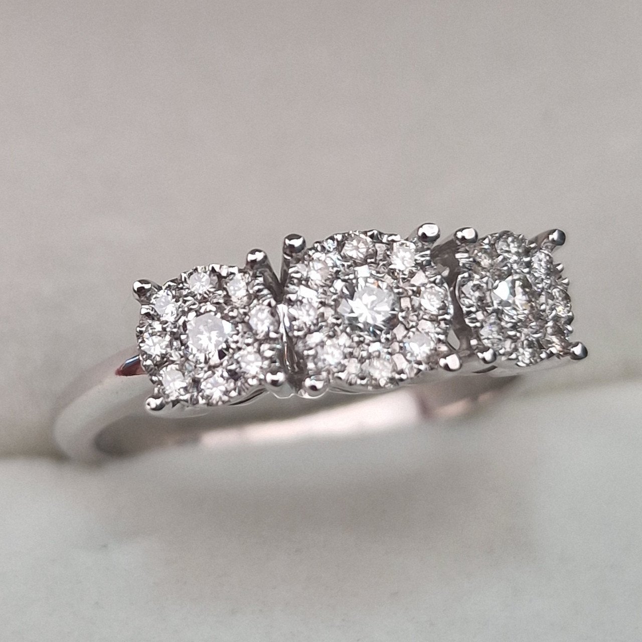 Кольцо Deimantas 104925311 17,5р 3,45гр 0,36ct. купить,NaN