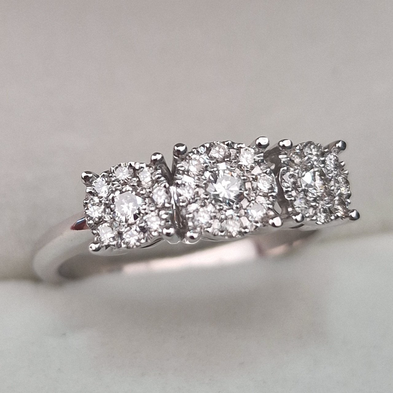 Кольцо Deimantas 104925311 17,5р 3,45гр 0,36ct. купить,NaN