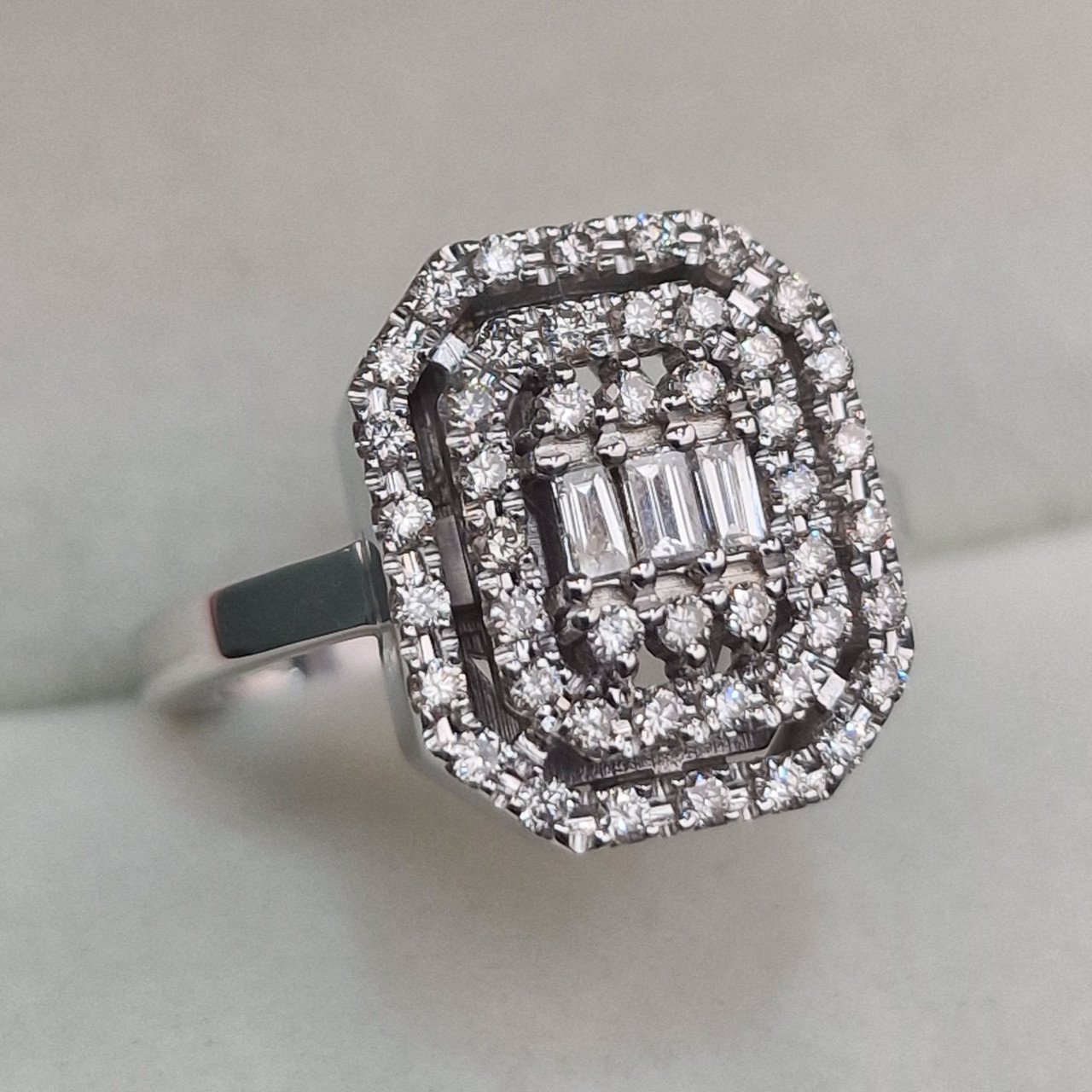 Кольцо Deimantas 104925352 17р 6,03гр 0,50ct. купить,NaN