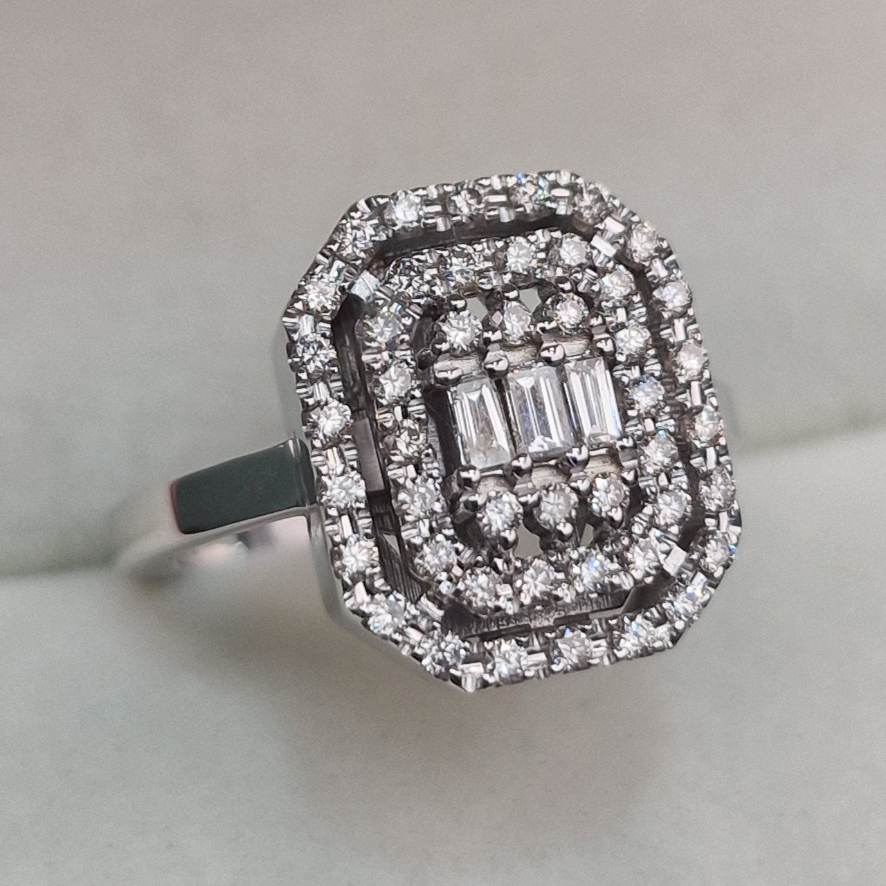 Кольцо Deimantas 104925352 17р 6,03гр 0,50ct. купить,NaN