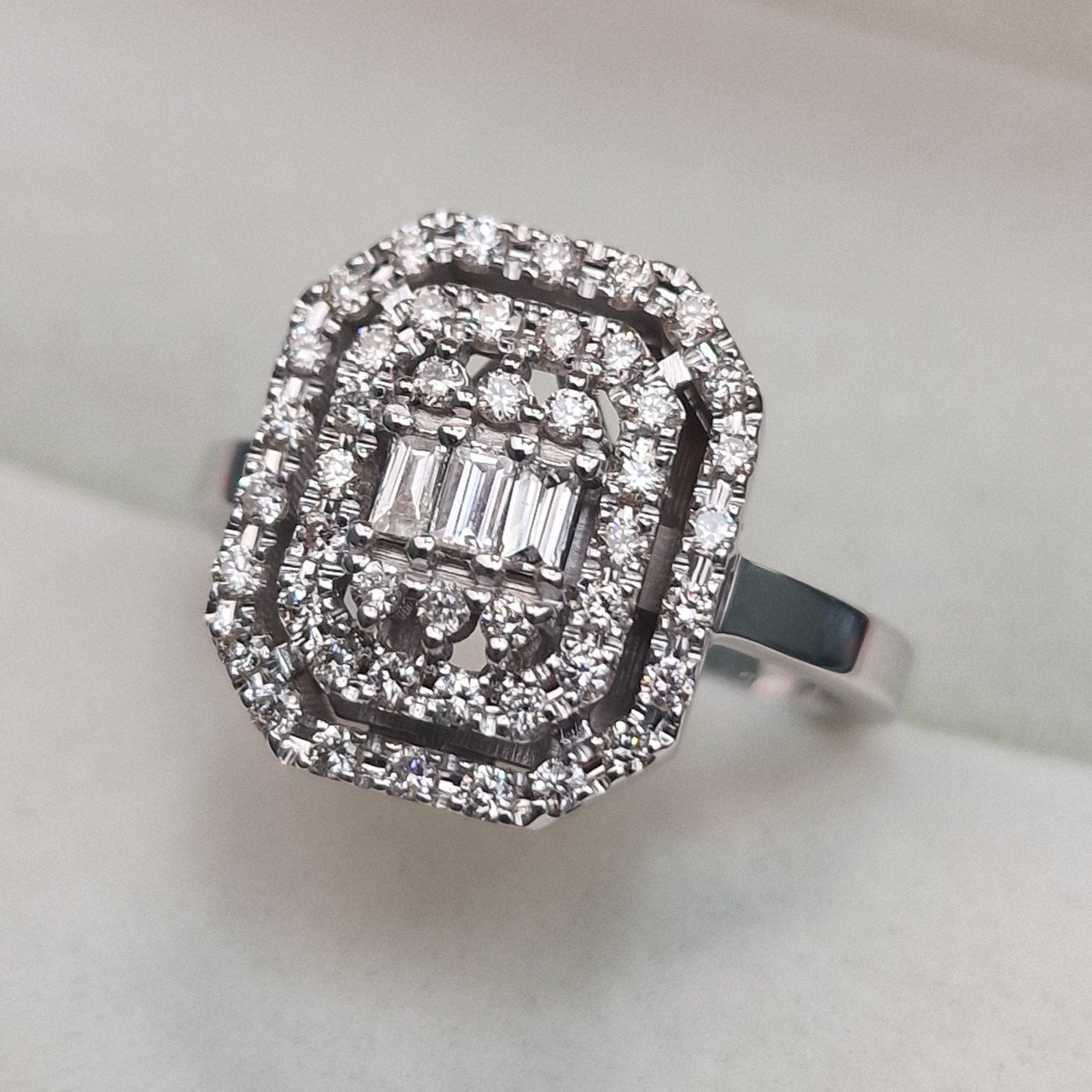 Кольцо Deimantas 104925352 17р 6,03гр 0,50ct. купить,NaN