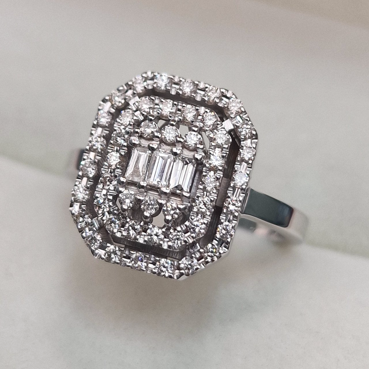 Кольцо Deimantas 104925352 17р 6,03гр 0,50ct. купить,NaN