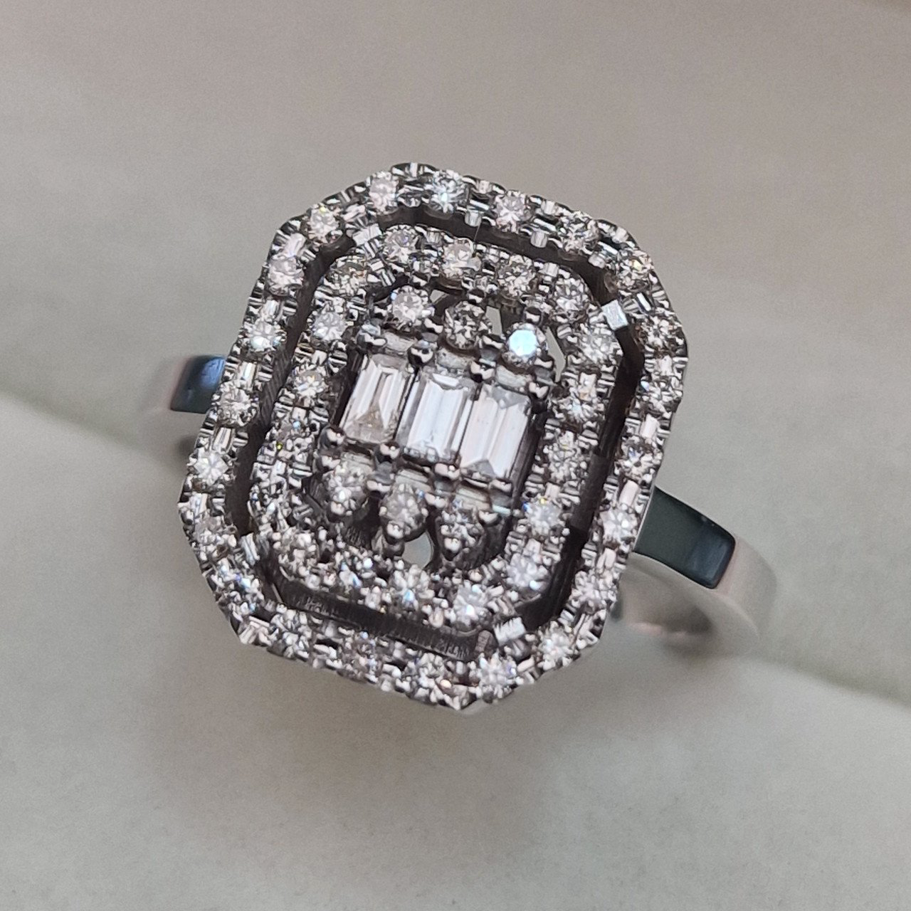 Кольцо Deimantas 104925352 17р 6,03гр 0,50ct. купить,NaN