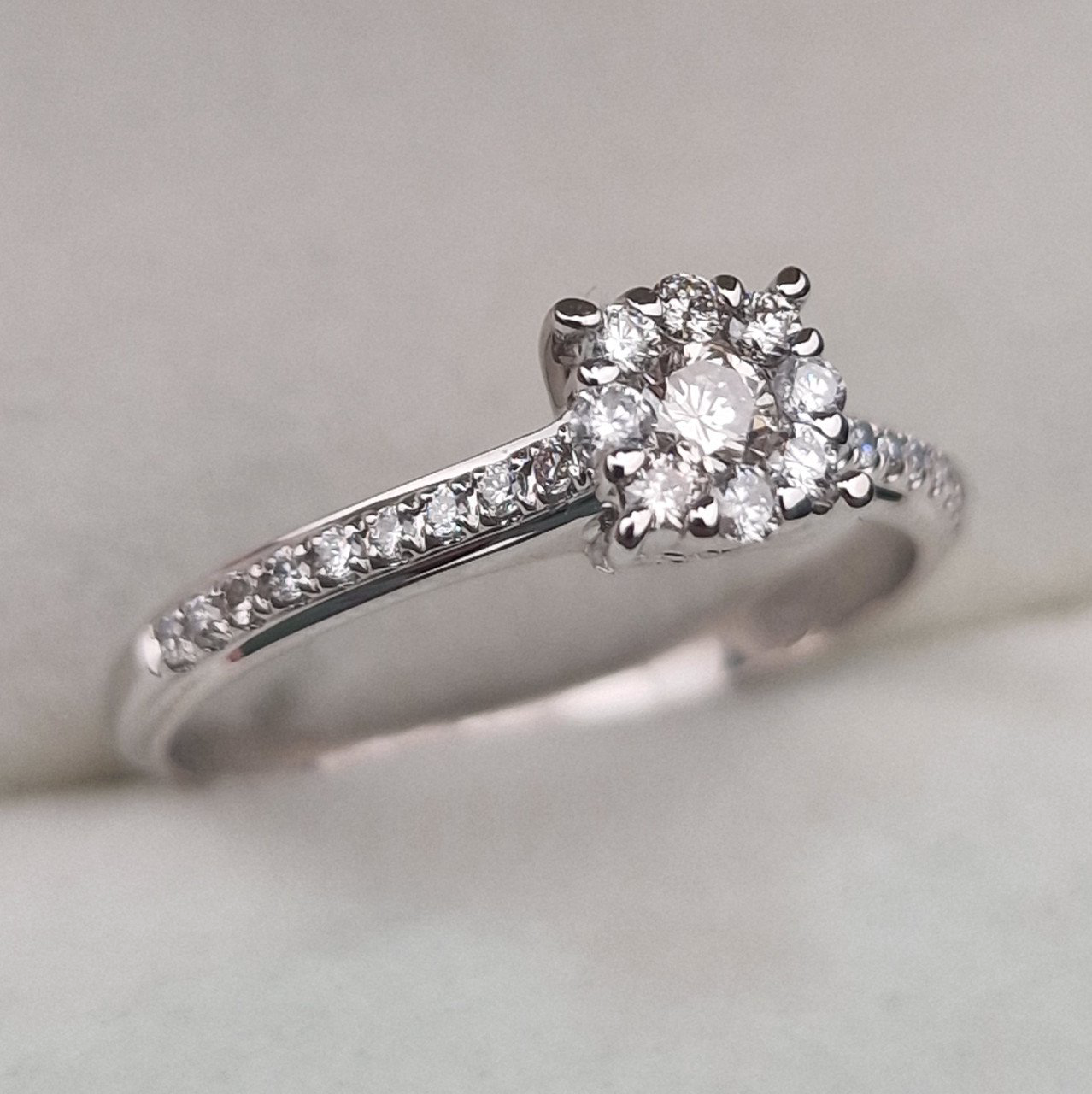 Кольцо Deimantas 104925376 17р 1,98гр 0,31ct. купить,NaN