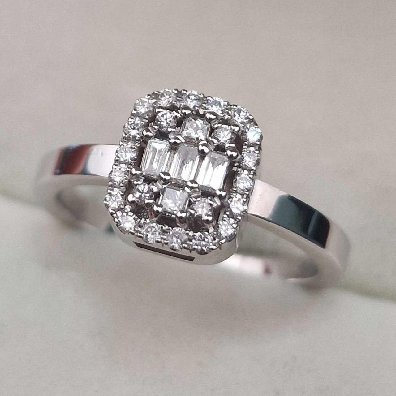 Кольцо Deimantas 104927075 17р 4,21гр 0,25ct. купить,NaN