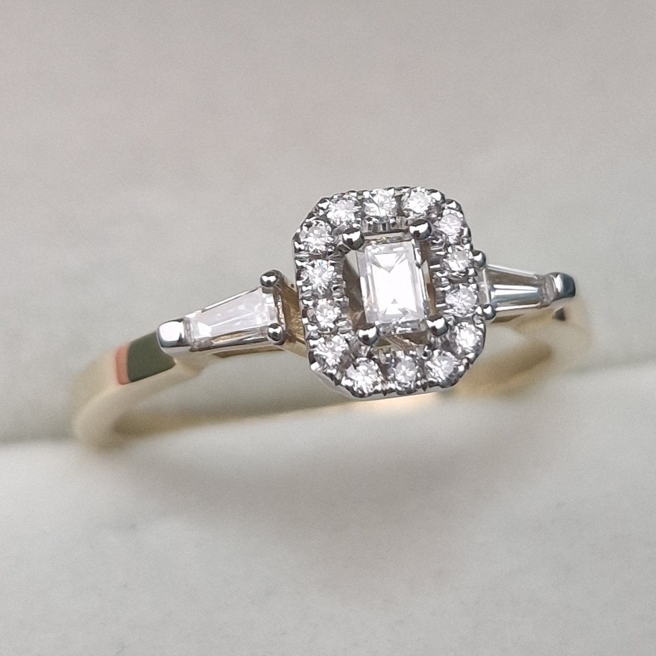 Кольцо Deimantas 104928264 17р 2,43гр 0,29ct. купить,NaN