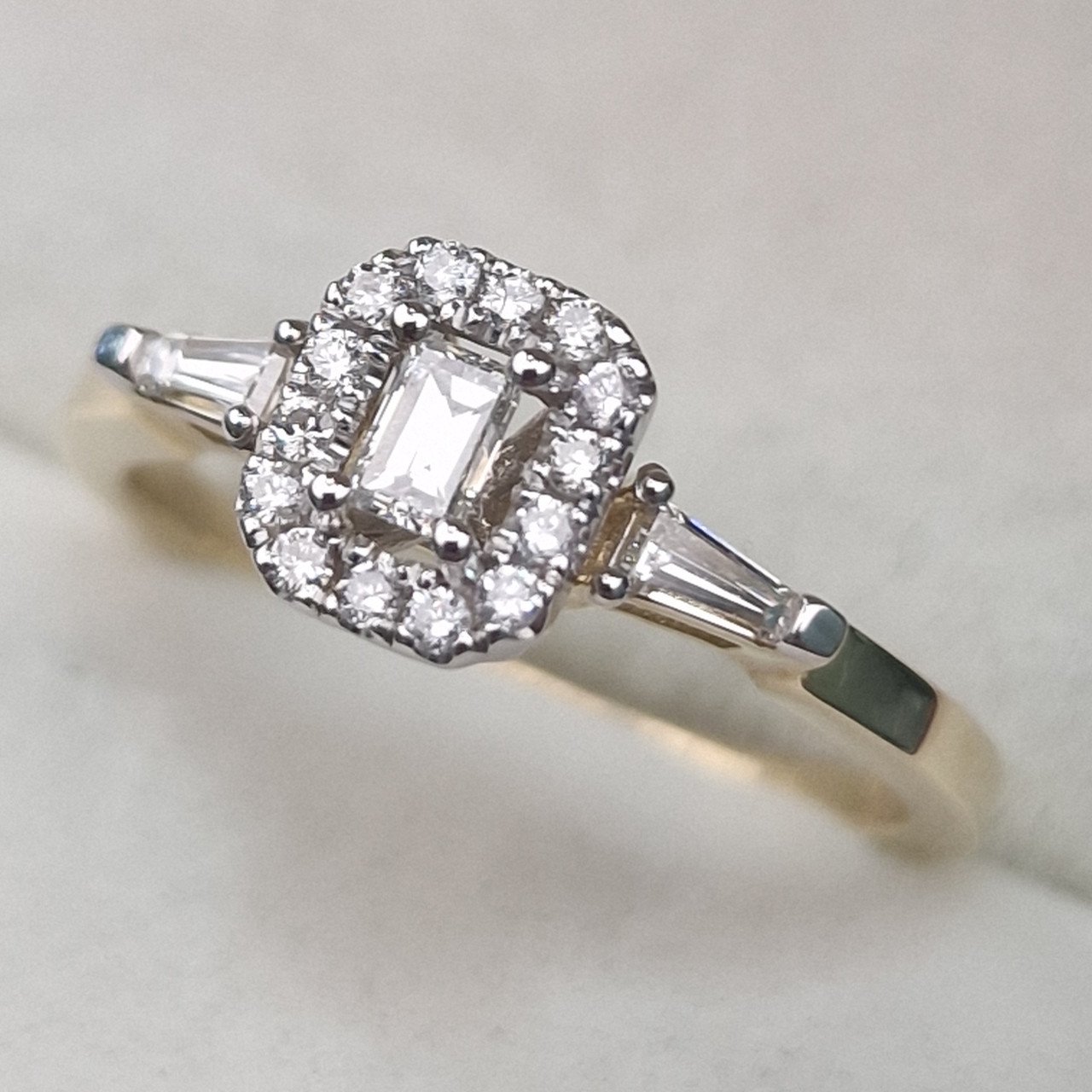 Кольцо Deimantas 104928264 17р 2,43гр 0,29ct. купить,NaN