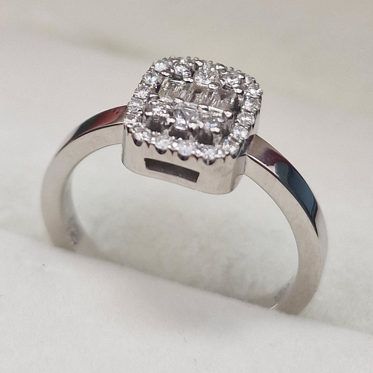 Кольцо Deimantas 104927075 17р 4,21гр 0,25ct. купить,NaN