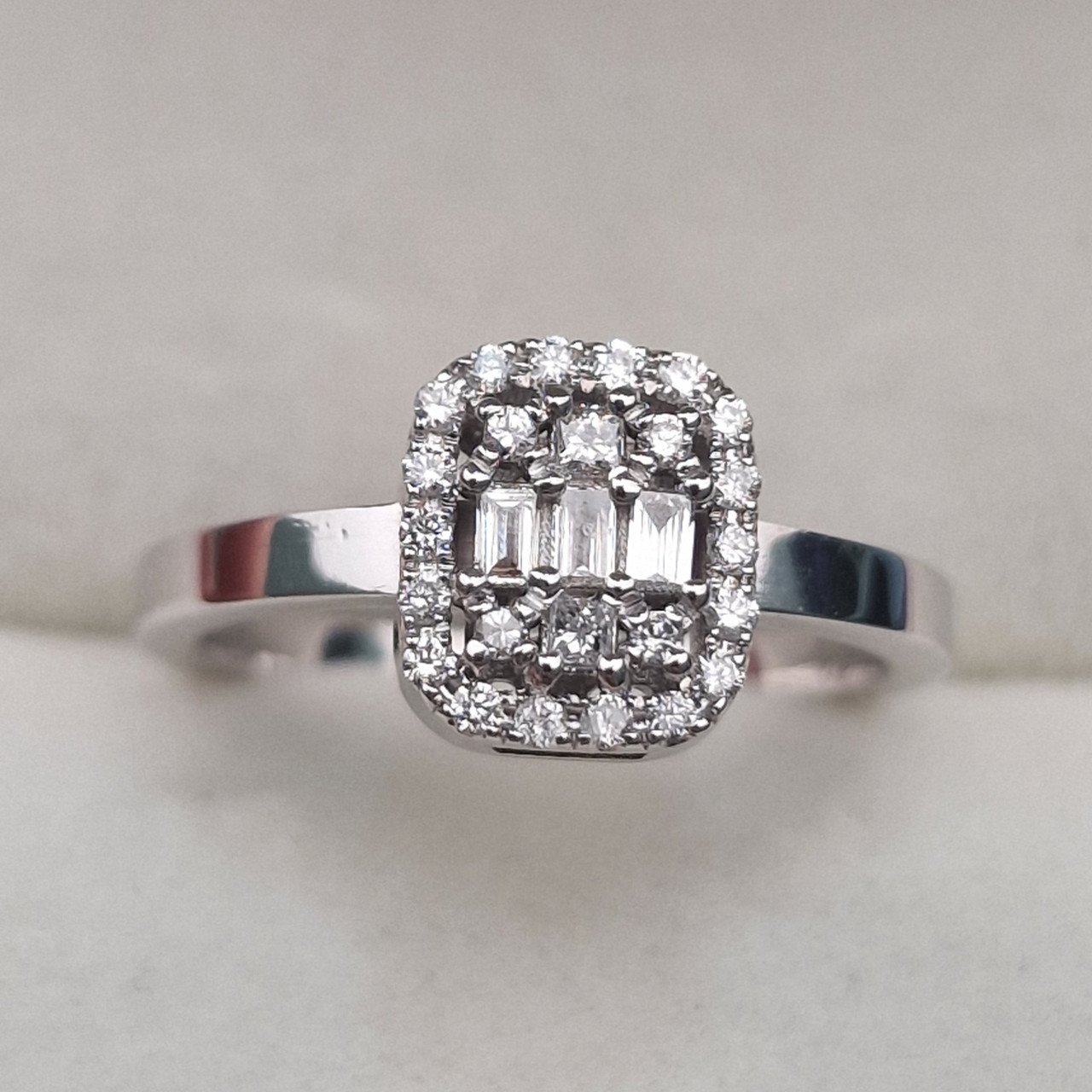 Кольцо Deimantas 104927075 17р 4,21гр 0,25ct. купить,NaN