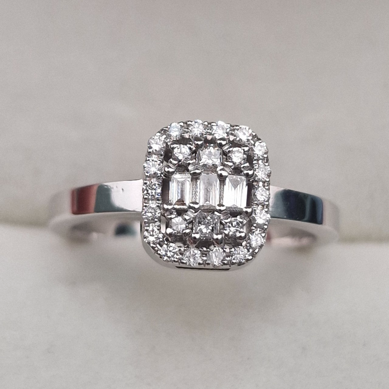 Кольцо Deimantas 104927075 17р 4,21гр 0,25ct. купить,NaN