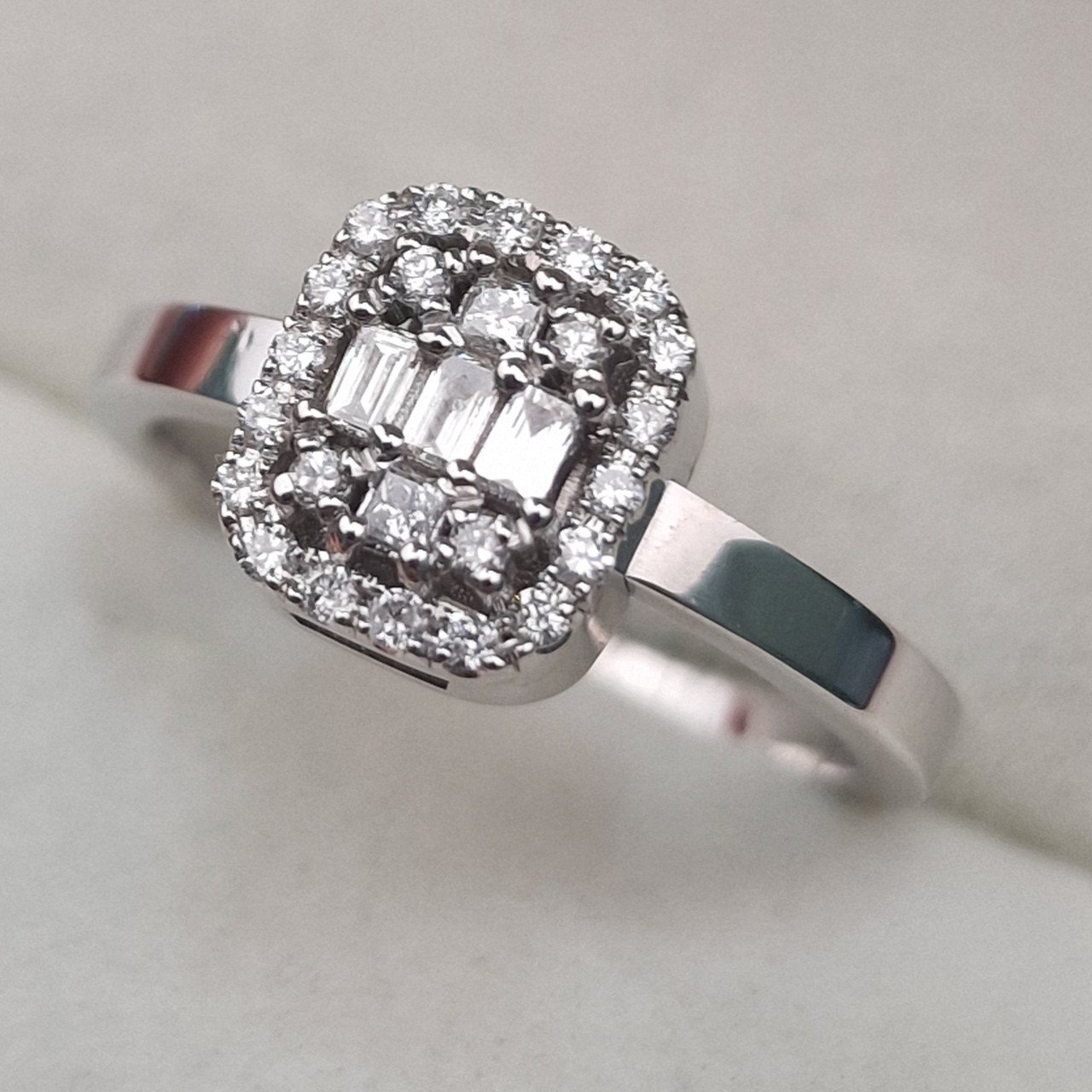 Кольцо Deimantas 104927075 17р 4,21гр 0,25ct. купить,NaN