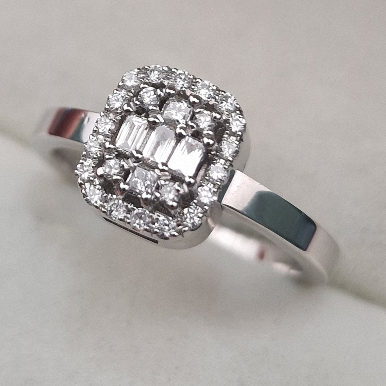 Кольцо Deimantas 104927075 17р 4,21гр 0,25ct. купить,NaN