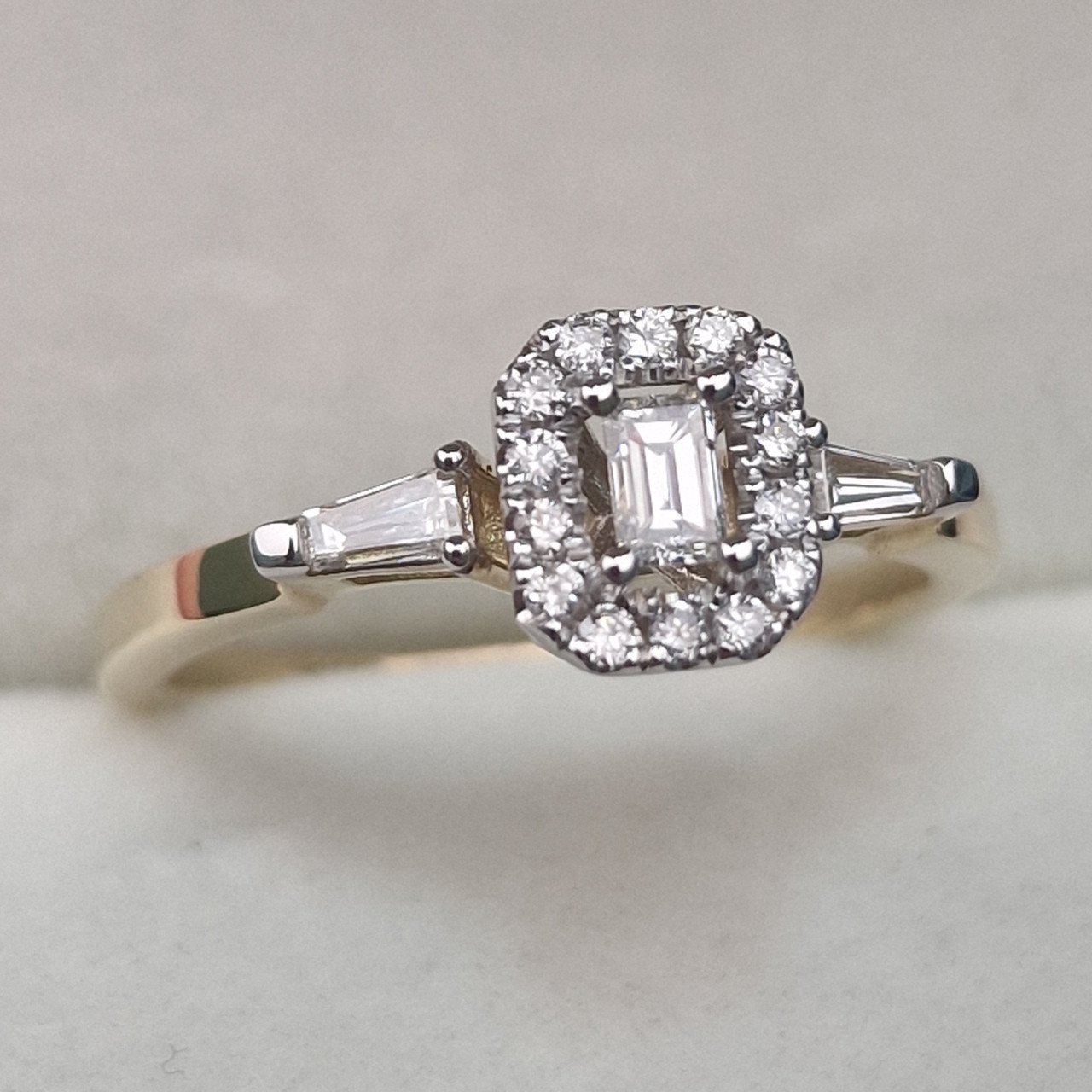 Кольцо Deimantas 104928264 17р 2,43гр 0,29ct. купить,NaN